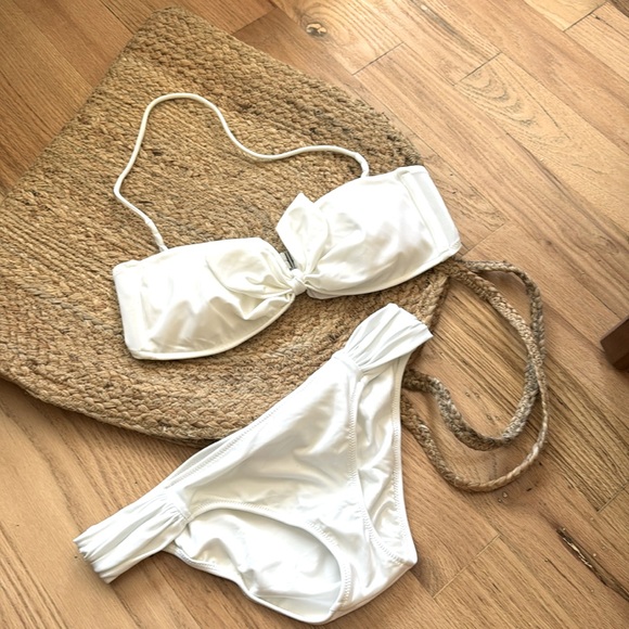 Victoria’s Secret set. - Picture 1 of 5